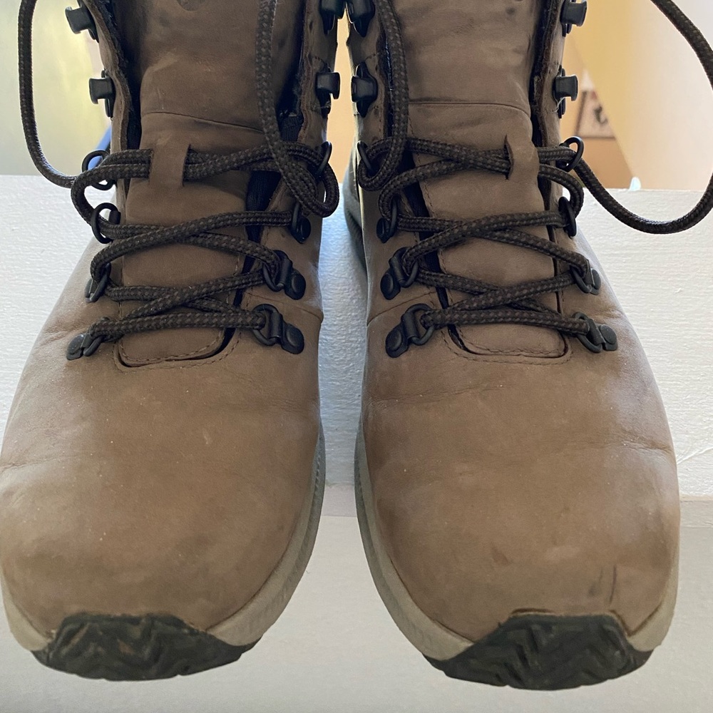 Women’s hiking boots